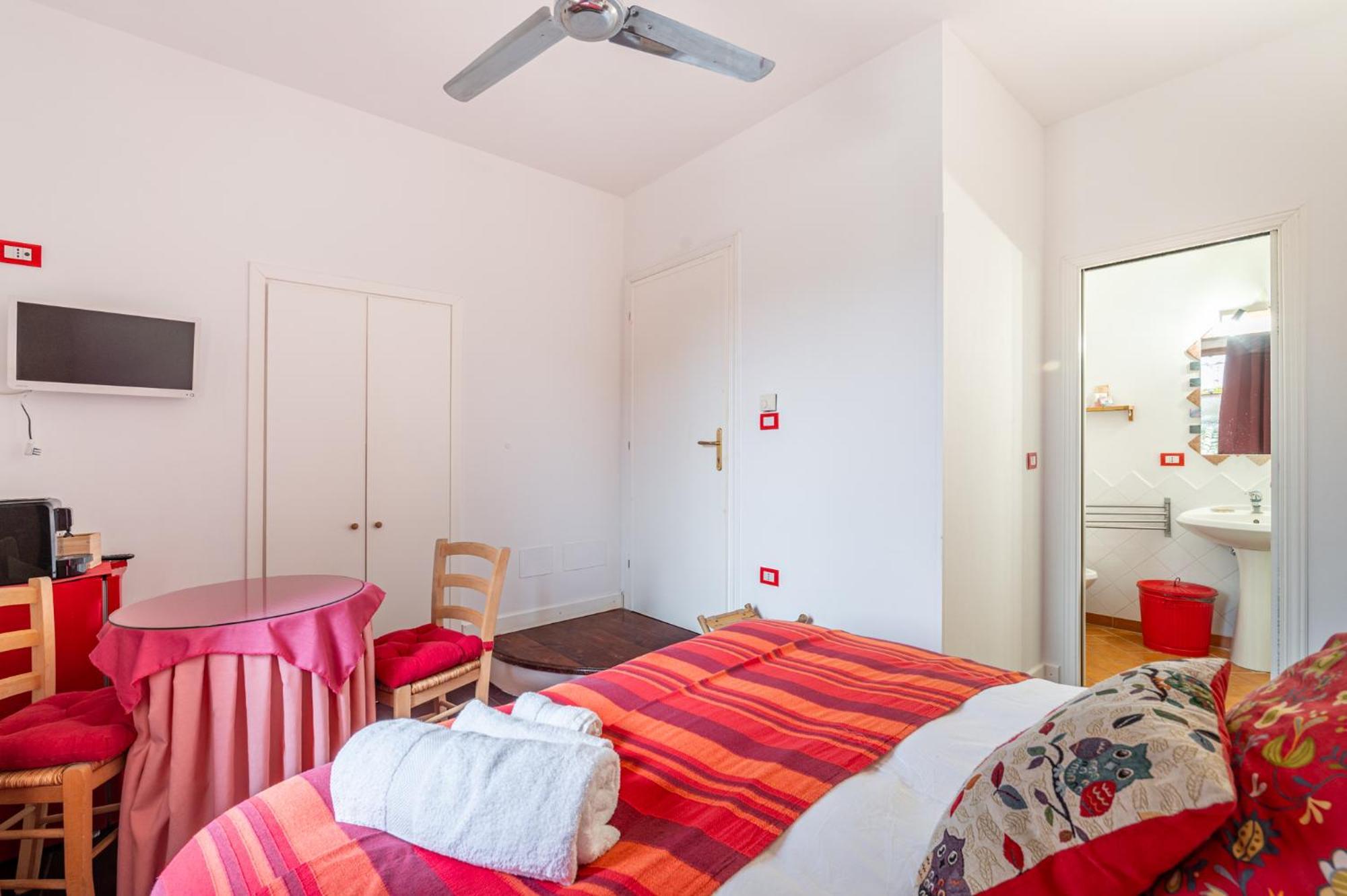 Bed and Breakfast La Torretta Тускания Экстерьер фото